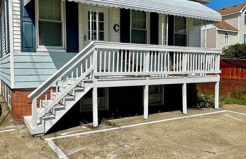 Bayview Apartment | Cozy Beachfront Apartment! 2 bedroom/1 bath, in peaceful East Beach