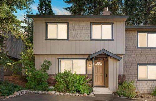 Lake Forest House | Cozy Bear's Lair
