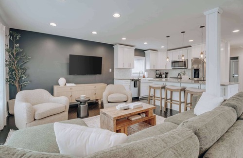 Birmingham House | Cozy, Beautiful Birmingham 4BR/2BA Getaway!