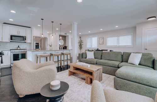 Birmingham House | Cozy, Beautiful Birmingham 4BR/2BA Getaway!