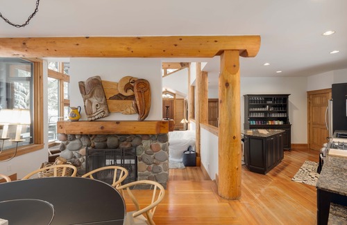 Blueberry Hill Ski Chalet | Cozy Beautiful Chalet with spectacular views of Whistler mountain.