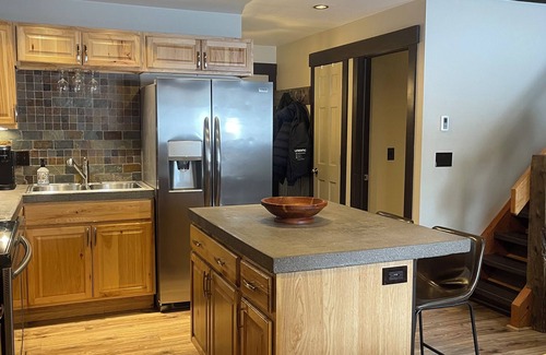 Big Sky Meadow Village Condo | Cozy Big Sky rustic condo, 2 bed, 1 bath, & Loft