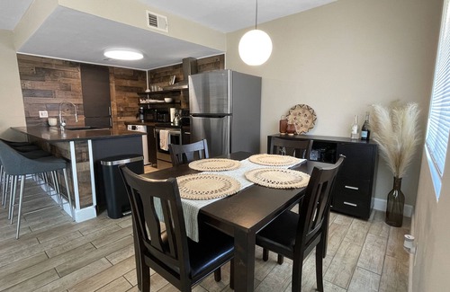 Camelback East Condo | Cozy Biltmore Condo with Heated Pool and Hot Tub