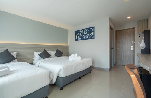 Racha Thewa Hotel | Cozy Blu Suvarnabhumi