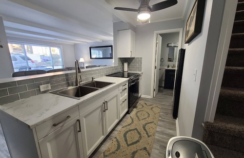 Sandusky House | Cozy boathouse located at the Cedar Point entrance!