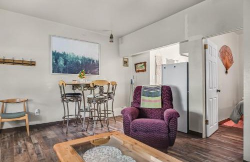 Great Falls Apartment | Cozy Boho Hideaway 1BR Retreat Smart TV