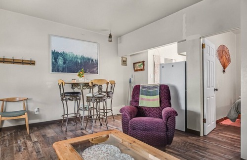 Great Falls Apartment | Cozy Boho Hideaway 1BR Retreat w/Smart TV