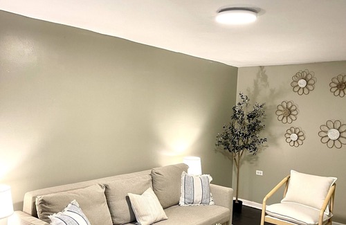 Woodlawn Apartment | Cozy BohoChic Garden Hideaway