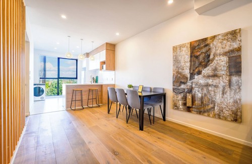 Belmont House | Cozy Brand New 2 Bedrooms Close to Takapuna Beach