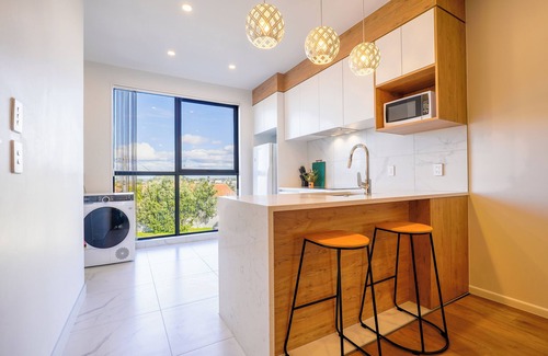 Belmont House | Cozy Brand New 2 Bedrooms Close to Takapuna Beach