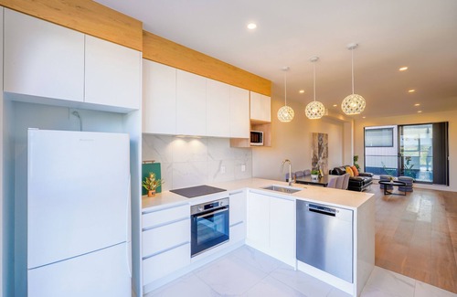 Belmont House | Cozy Brand New 2 Bedrooms Close to Takapuna Beach