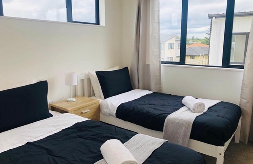 Auckland Bed & Breakfast | Cozy Brand New Townhouse 1