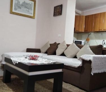 Rade Apartment | Cozy Breeze Central Apartment