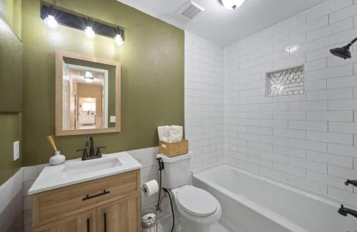 West San Antonio House | Cozy Brick Home