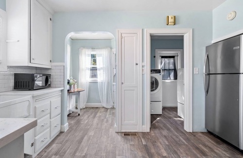 Stockton House | Cozy Brick-house 2BR w/Backyard
