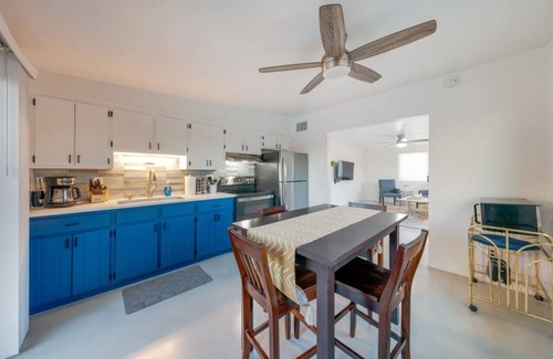 St. Francis Cabrini Apartment | Cozy & Bright/2 BR 1 BA/Central/Spotless