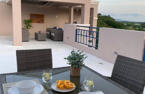 Ceiba Condo | Cozy/bright family sized condo w/private rooftop, pool and 5 min from beach!