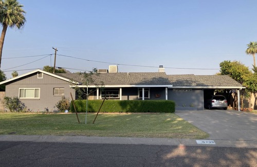 Squaw Peak Heights House | Cozy bright Single Room in Uptown Phoenix - King bed No access to main house.