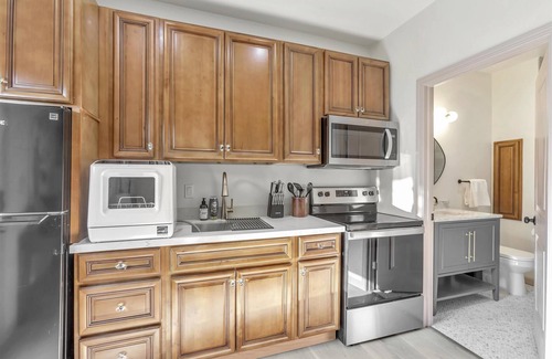 Folsom Apartment | Cozy Broadstone guesthouse located near shops & trails with AC, WiFi