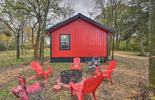 Broken Bow House | Cozy Broken Bow Cabin, Walk to the Lukfata Creek!