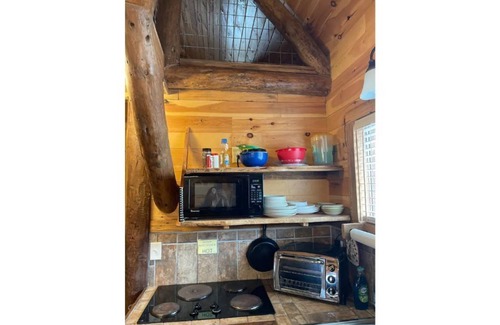 Compton Cabin | Cozy Buffalo River Cabin Getaway with hot tub!