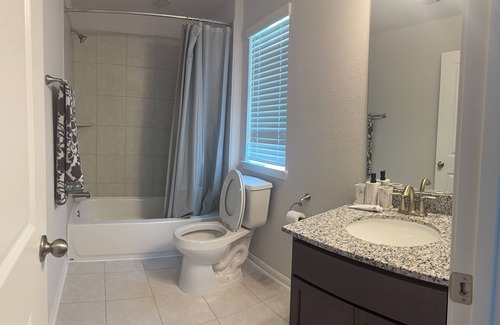 Iowa Colony House | Cozy building in charming Arcola with AC, WiFi