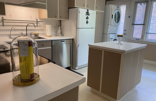 Etobicoke House | cozy bungalow