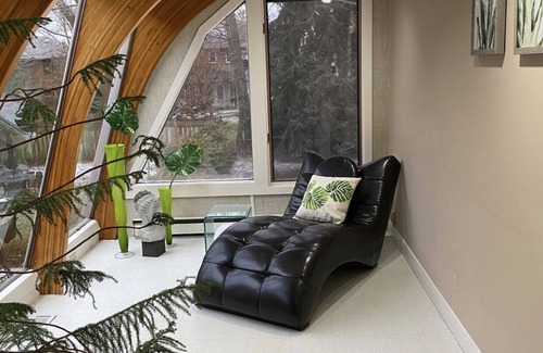 Etobicoke House | cozy bungalow