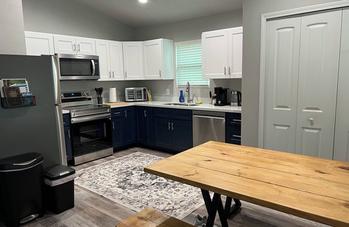High Springs House | Cozy Bungalow close to downtown High Springs.
