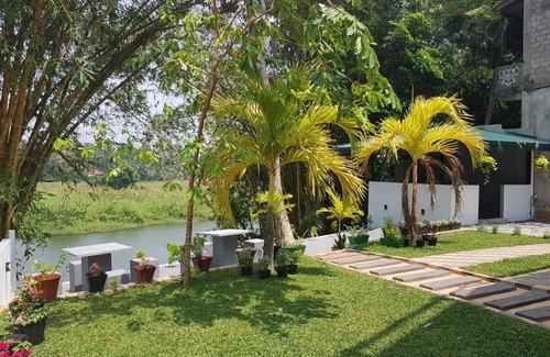 Seeduwa - Katunayake House | Cozy bungalow fully furnished with 1 bedroom and WiFi, AC in lovely Seeduwa