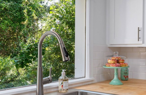 Laurel House | Cozy Bungalow less than 2 miles from downtown Laurel