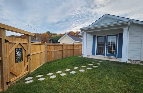 Port Stanley House | Cozy bungalow minutes from the beach and the beautiful downtown of Port Stanley!
