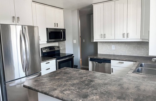 Northeast Edmonton House | Cozy Bungalow Near Downtown | Pet Friendly! w/WiFi