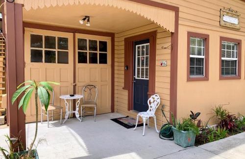 Winter Haven House | Cozy Bungalow