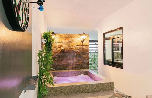 Angeles City House | Cozy Bungalow with Jacuzzi