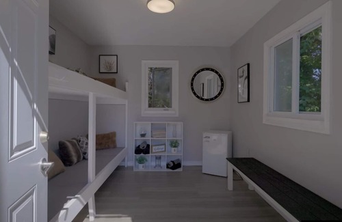 Tyrone House | Cozy Bunkie by a Tranquil Freshwater Pond in Clarington, Ontario