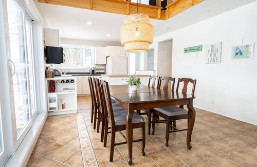 Saint-Raymond Ski Chalet | Cozy by the lake Sept-Iles