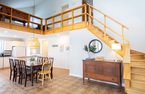 Saint-Raymond Ski Chalet | Cozy by the lake Sept-Iles