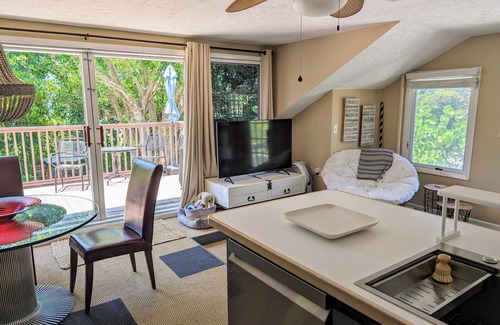Sarasota House | Cozy Cabana .walk to the beach and St Armand's Circle!