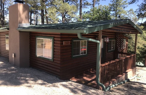 Ruidoso Cabin | COZY CABIN, 2Br/1Ba Central Air/Heat, 6 PRS HOT TUB
