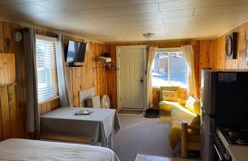 South Fork House | Cozy cabin #3 at Aspen Ridge Cabins