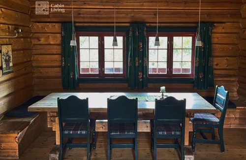 Beitostolen House | Cozy cabin at Beitostølen with sauna, hot tub & fireplace