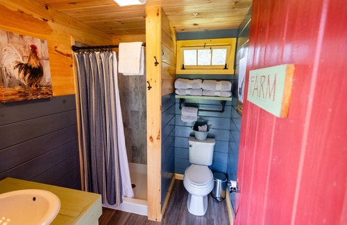 Turner Bed & Breakfast | Cozy Cabin at Farm Bed and Breakfast in Maine