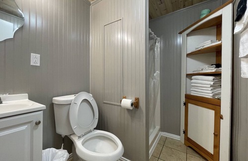 Pottsboro Cabin | Cozy Cabin at Little Mineral Marina: Cabin 7