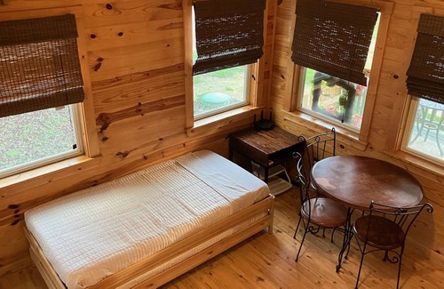 Clifton Cabin | Cozy Cabin by Lake Whitney!