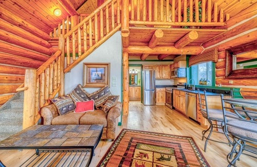 Michigan Hill Cabin | Cozy Cabin for the Outdoor Enthusiast