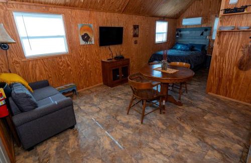 Eldorado House | Cozy Cabin Glamping Site in Eldorado, Perfect for Romantic Getaways Exploring Texas