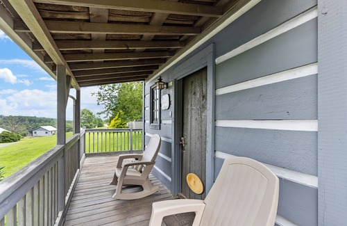 Fancy Gap Cabin | Cozy Cabin Hideaway - The Schoolhouse Cabin - Cabin 9