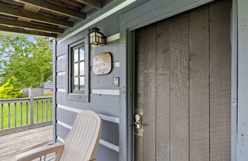 Fancy Gap Cabin | Cozy Cabin Hideaway - The Schoolhouse Cabin - Cabin 9