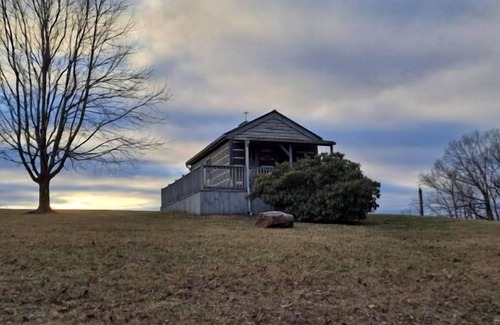 Fancy Gap Cabin | Cozy Cabin Hideaway - The Schoolhouse Cabin - Cabin 9
